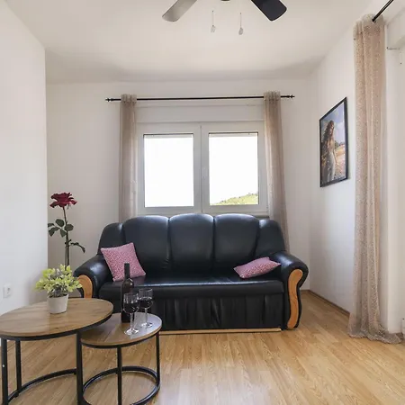 Apartment Apartment Anda-4 By Interhome