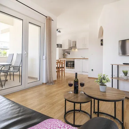 Anda-4 By Interhome *