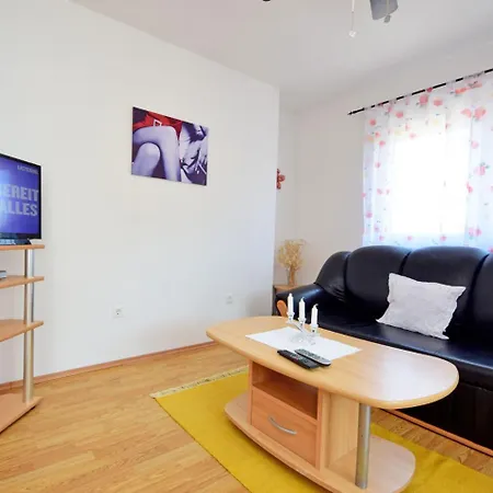 Anda-4 By Interhome *